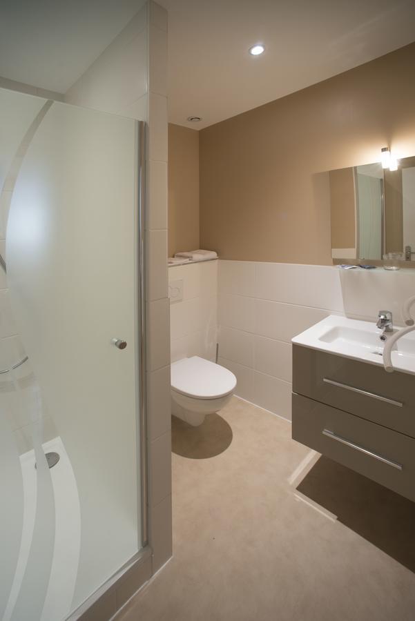 Le Cercle Chambres Climatisees Coligny Exteriör bild
